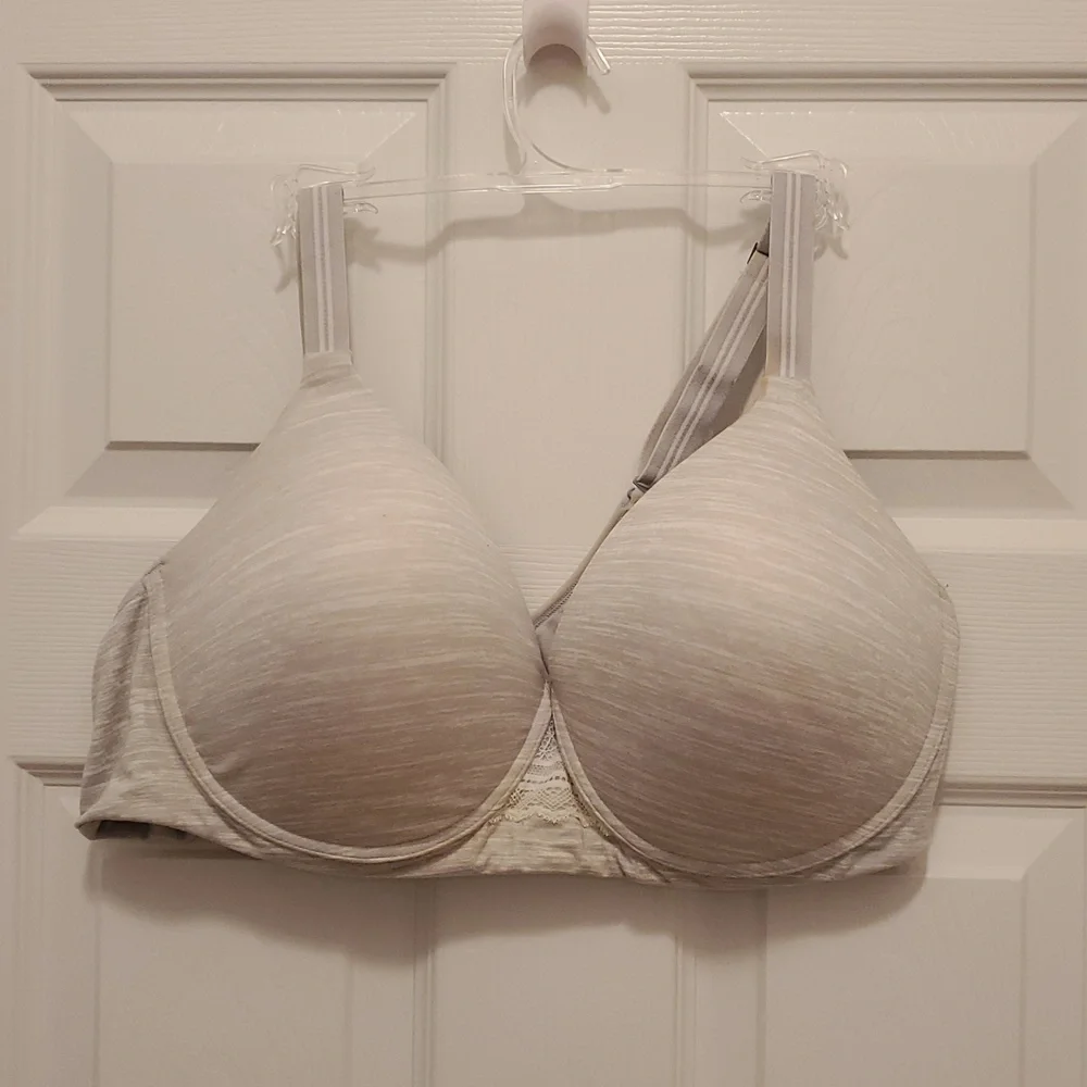 Hanes Ultimate T-Shirt Bras 🌻  2XL SET of 2 Tan & Grey